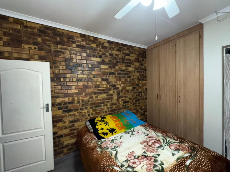 6 Bedroom Property for Sale in Safari Gardens North West